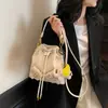 Moda de Primavera y Verano Bolso Pequeño de Alta Gama para Mujer 2025 Nuevo Bolso Balde de Estilo Coreano de Moda Versátil Bolso Bandolera de Hombro