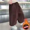 Pantalones de Terciopelo Grueso para Niños Otoño e Invierno 2026 Nuevo Estilo Fresco Bebé Engrosados Largos Pantalones de Plátano para Niños Pantalones de Chándal Sueltos Modernos