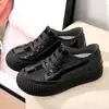 Botas de lluvia para mujer que aumentan la altura, zapatos impermeables de caña corta, duraderos e impermeables, botas de lluvia de goma de nuevo estilo, aptas para la cocina, de suela gruesa, modernas, cálidas y antideslizantes