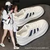 Nuevas Zapatillas Blancas Versátiles Suela Gruesa Ligeras Zapatos de Skate para Mujer Zapatos de Estudiante Impermeables Cómodos Zapatos Deportivos para Mujer Zapatos Casuales para Mujer