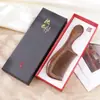 Peine de Sándalo Dorado para el Hogar con Mango Tallado Peine para Cabello Recto de Mujer Peine Masajeador de Meridianos de la Cabeza Regalo de Vacaciones Grabado