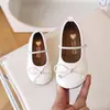 Zapatos de Niña Dulce Lazo Zapatos de Niña 2025 Primavera y Otoño Nuevo Estilo Coreano Zapatos Pequeños de Cuero Suela Blanda Zapatos de Princesa Zapatos Individuales