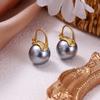 Pendientes de Acero de Titanio Lujo Ligero Pendientes de Perla Negra Madre del Mar Diseño de Nicho para Mujer Pendientes de Gama Alta Retro Estilo Hong Kong