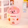 Bote de Basura de Escritorio Mini de Dibujos Animados con Tapa Mesita de Noche Dormitorio Estudiantil Contenedor de Almacenamiento Cesto de Papel Bote de Basura de Cocina