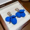 Pendientes de Resina con Flor Geométrica Azul Fresco Francés Lujo Accesible Pendientes de Gama Alta Pendientes de Moda Elegantes y con Estilo para Mujer