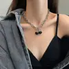 Colar de Cereja Preta Feminino Estilo Dark Ins Corrente de Clavícula para Menina Design de Nicho Retro Coreano Colar de Celebridade da Internet