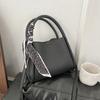 Bolso Cubo Versátil de Alta Gama Estilo Coreano Otoño e Invierno Retro Nuevo Bolso de Hombro Cruzado para Mujer Bolso de Mano