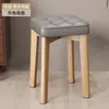 Banquinho Quadrado de Madeira Maciça Empilhável para Mesa de Jantar Sala de Estar Cadeirão Macio de Alta Qualidade Bancada de Quarto Banquinho Simples para Maquiagem