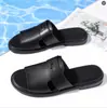 Sandalias de hombre transfronterizas 2026 verano nuevas versátiles casuales zapatos de playa para la costa para papás, sandalias slip-on para exteriores para hombres