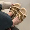 Sapatos Femininos Tamanho Grande 41 a 43 Sapatos para Pés Largos Outono 2026 Novo Estilo Outdoor Solado Grosso Chinelos de Pelo Chinelos de Algodão Primavera Outono