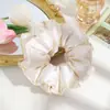 Novo Scrunchie de Tecido Cetim com Flor Dupla da Amazon, Corda de Cabelo Elástica Estilo Francês de Alta Qualidade para Mulheres