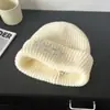 Gorro de tricô azul para mulheres, novo estilo de inverno 2026, quente e versátil, estilo coreano, padrão de estrelas, circunferência da cabeça grande, gorro