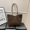 Bolso Elegante Versátil 2025 Invierno Nuevo para Viajar de Gran Capacidad Bolso de Hombro de Gama Alta Estampado de Leopardo Moda Bolso de Axila