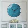 Reloj de pared de lujo con luz nórdica, reloj de pared para sala de estar, distintivo, creativo, moderno, sencillo, decorativo para el hogar, colgante de pared, silencioso, sin perforaciones.