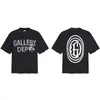 Muitas Marcas Europeias e Americanas da Moda Têm o Mesmo Estilo que Celebridades, com Camisetas de Letras da Nova Temporada, Modelos Básicos para Homens e Mulheres, e Camisetas Básicas