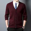 Tricô cardigã outono e inverno para homens de meia-idade e idosos, novo estilo 2024, suéter quente com barra canelada para pais