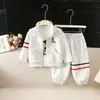 Nuevo Conjunto de Tres Piezas con Chaleco de Perro Salchicha para Niños y Niñas Pequeños y Medianos de Primavera y Otoño, Conjunto de Sudadera con Capucha Casual Elegante