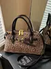 Bolsa casual com estampa vintage, bolsa de mão versátil de moda luxuosa leve, bolsa Kelly com letras, bolsa de ombro feminina, bolsa transversal texturizada de nicho