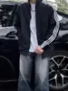 Chaqueta Azul Oscuro Americana de Tres Rayas para Hombre Otoño Exterior Chaqueta Soft Shell Fit Limpio Chaqueta Deportiva Rayada