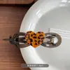 Presilha Twist de Gato com Estampa de Leopardo Fofa e Adorável para Mulheres, Design Único com Toque de Luxo, Presilha Reta para a Parte de Trás da Cabeça para Penteados
