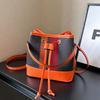 Bolsa de ombro cross-border bucket bag 2024 Nova moda contraste cor pequena bolsa ins bolsa mensageiro bolsa casual moda bolsa feminina