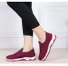 2026 Nuevos Zapatos de Algodón de Caña Baja Zapatos de Algodón Transfronterizos para Mujer con Forro de Terciopelo Espeso Cómodos de Comercio Exterior de Fondo Plano Botines Cálidos para Personas de Mediana Edad y Mayores