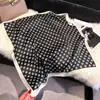 Primavera 2025 Nuevo Pañuelo Moda Estilo Occidental Combinable Cuadrado Pequeño 70cm Pañuelo Decorativo Protección Solar Chal de Viaje Mujer