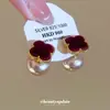 Pendientes Florales Geométricos con Tachuelas de Diamante Aguja Plateada, Pendientes Versátiles de Tendencia de Nicho Únicos y de Moda, Pendientes de Lujo Ligero de Gama Alta para Mujer