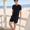 Conjunto Esportivo Casual de Verão para Homens, Camiseta de Manga Curta e Shorts de Seda Gelada, um Conjunto Completo de Peças Duplas da Moda para Homens