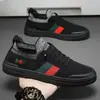 Zapatos de hombre slip-on, ligeros, nuevos, de verano, de malla transpirable, tejido fly-knit, casuales, planos, zapatillas deportivas para hombre, venta al por mayor