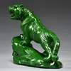 Figura de Tigre tallada en madera maciza verde, Doce Animales del Zodiaco, Decoración del hogar de Tigre para sala de estar y estudio, Artesanía decorativa Feng Shui
