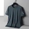 Camiseta masculina de verão de manga curta, de seda gelada, respirável, de manga curta, com gola redonda, casual, versátil, bonita, curta