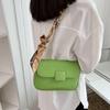 Bolsa de Ombro Moda Atacado Cor Doce para Axila Feminina Verão 2022 Nova Bolsa de Ombro com Corrente Bolsa Transversal Estilo Ocidental Simples