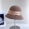 Chapéu de Pescador Fashion com Corrente de Diamante de Lã Australiana para Outono e Inverno para Mulheres, Chapéu Balde Retrô Britânico de Cor Sólida, à Prova de Frio e Quente, Fedora Elegante