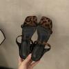 2025 Nuevas Pantuflas de Verano de Tacón Grueso para Exterior Zapatos de Hada Nicho Estampado de Leopardo Punta Cuadrada Sandalias de Tiras Finas
