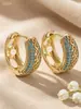Aretes huecos estilo court para mujer, diamantes de imitación azul turquesa microincrustados, aretes de aro estilo étnico, joyería para orejas con sentido de diseño nicho