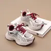Sapatos Femininos 2026 Primavera Novos Versáteis Antiderrapantes Esportivos Respiráveis Estudante Meninos Corrida Sapatos de Pai