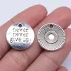 20mm 3g Acessórios de Joias Retrô Atacado Pingente de Letra Inglesa Never Never Give up