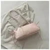 Bolsa de Mão Minimalista de Bolinhas de Nicho Bolsa Baguete de Ombro para Mulheres Moda Verão 2026 Bolsa Tote de Ombro Único para o Dia a Dia