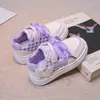 Zapatos de Skate Nuevos para Niñas Primavera/Otoño 2026 Lazo 3D Adhesivo Mágico Zapatos Blancos para Niños Medianos y Mayores Zapatos Deportivos Casuales