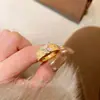 Anillo de Mariposa con Diamantes Dorados Tallados Texturizados Estilo Buchi Italiano vintage Edad Media Mariposa de Oro Cepillado Anillo de Diamantes para Mujer