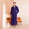Roupão de Banho Longo de Pelúcia Novo Estilo Inverno 2026 para Mulheres, Tamanho Grande, Adequado para Hotéis, Salões de Beleza, Pijamas Casuais Estilo Europeu e Americano