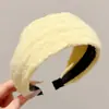 Faixa de Cabeça Veludo Vintage Curta de Aba Larga para Mulheres, Novo Estilo para Início de Outono, Faixa de Cabelo Versátil de Coroa Alta para Sair, Acessório de Cabelo Presilha