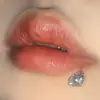 Ai Li Aleación de Cobre y Titanio Soñadora Acero de Titanio Incrustado con Zirconia en Forma de Corazón Stud para Labio de Lujo Ligero Stud para Cartílago de Oreja Joyería para Perforación Transfronteriza