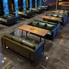 Conjunto de Sofá e Cadeira de Bar Estilo Industrial com Textura de Madeira de Nogueira, Adequado para Mesas de Reunião, Bares, Salas Privadas de KTV e Sofás de Lazer