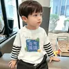 Camiseta de Manga Larga Rayada Patchwork de Dibujos Animados para Niños, Algodón Puro para Primavera y Otoño, Estilo Coreano, Holgada, Moderna, Camiseta Básica Informal para Niños