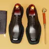 Zapatos casuales de cuero estilo británico, para hombre, hechos de piel de vaca genuina, adecuados para uso formal y de negocios, con suela gruesa para mayor altura, aspecto vintage y desgastado, y puntera cuadrada, diseñados para hombres profesionales.
