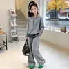 Traje para Niña Primavera y Otoño Sudadera con Capucha 2026 Nuevo Set de Dos Piezas Sudaderas con Capucha Espesas de Terciopelo para Niños Pantalones Deportivos Casuales