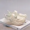 Tenis para Niña 2026 Verano Nuevo Estilo Huecos Transpirables Zapatos de Malla Simple para Niños Sandalias de Punta Cerrada de Moda Elegantes para Niña