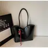 Bolso de mano vintage de gran capacidad para mujer, nuevo bolso de hombro Maillard de moda 2026, bolso tote para el trabajo y el trayecto de otoño e invierno
